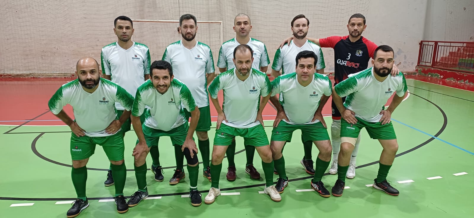 Foto para a postagem Guaraci garante vaga nas semifinais do Futsal Master Sub-40.