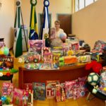 Campanha Paraná Pia doa 100 brinquedos para Guaraci