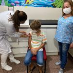 Crianças sem comorbidades iniciam imunização em combate ao Covid-19
