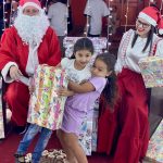 Papai e Mamãe Noel presenteiam centenas de crianças de Guaraci e Bentópolis